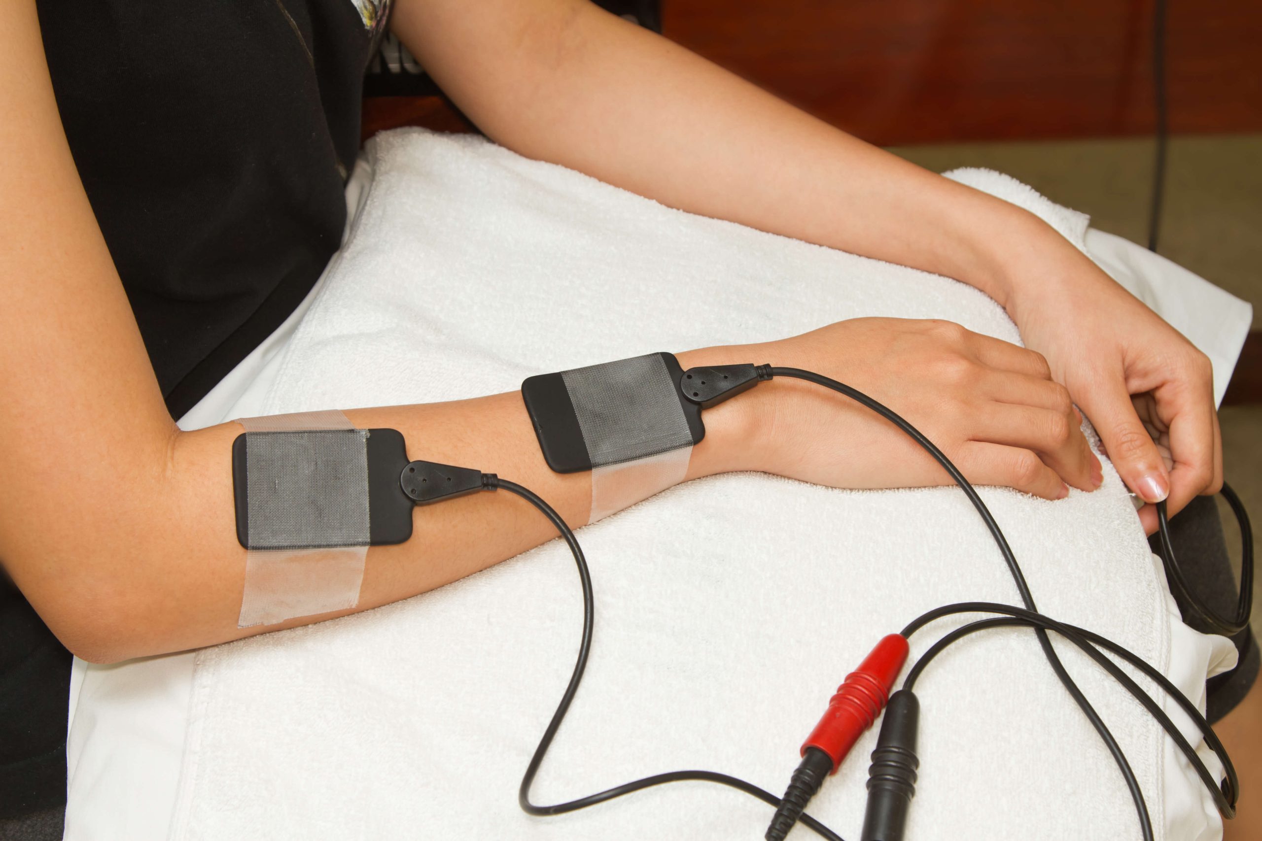 How can tendinitis in the forearm be treated during physical therapy?