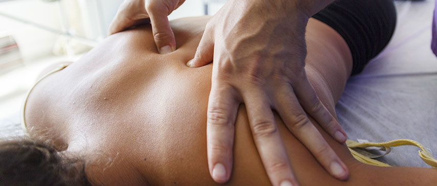 Four benefits of treating pain and injuries with manual therapy therapeutic massage 2 therapeutic-massage-2