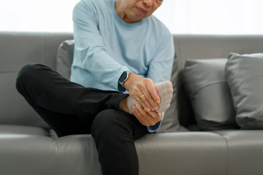 what can cause sudden foot pain without injury? foot pain